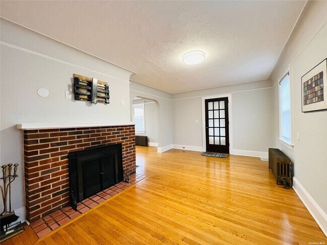 Building Photo - 16 Avenue A