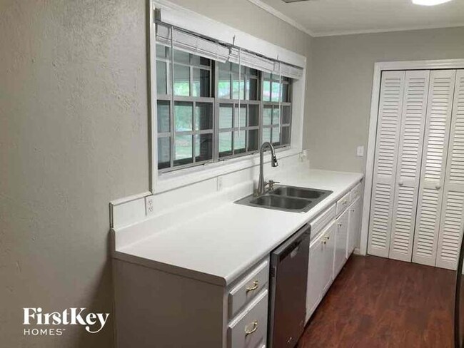 Foto del edificio - 2405 Ridgedale Dr SW