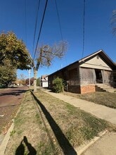 Building Photo - 1001 E Republic St