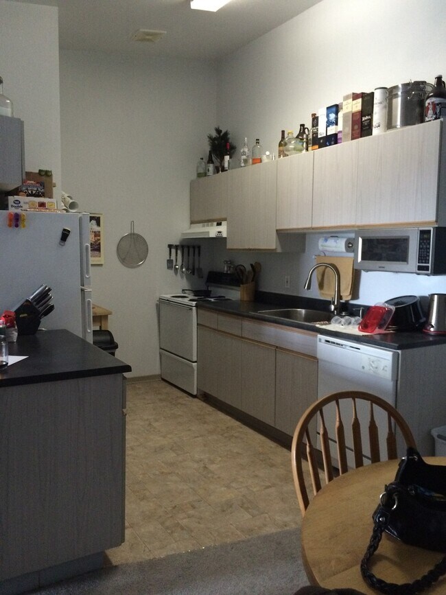 Foto del edificio - 3Bd/2Ba Near Campus! W/D Included!