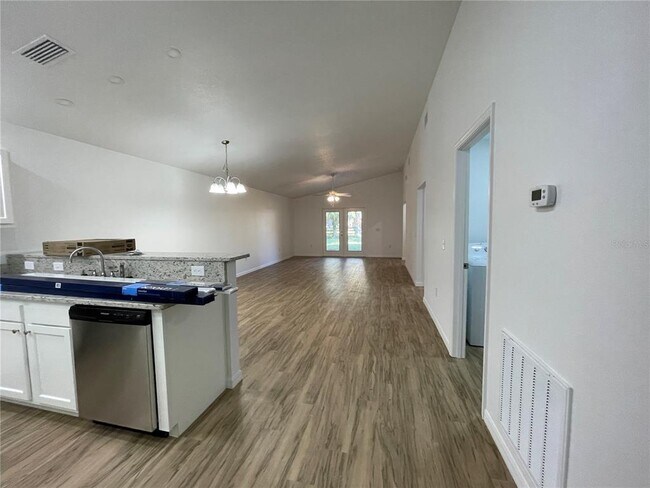 Foto del edificio - 1131 E Bucknell Ave