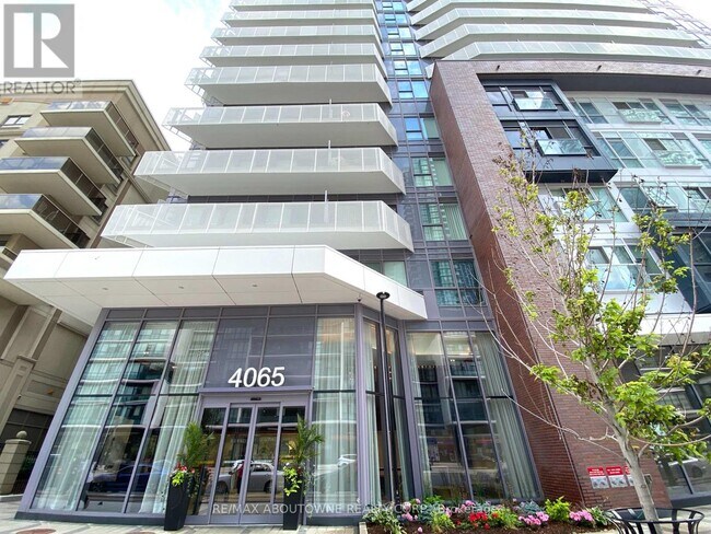 Photo du bâtiment - 4065-4065 Confederation Pkwy