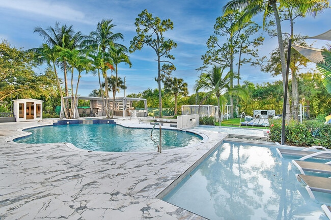 Building Photo - 377 Squire Dr