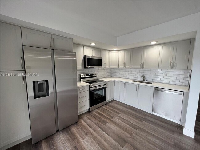 Foto del edificio - 8635 NW 8th St