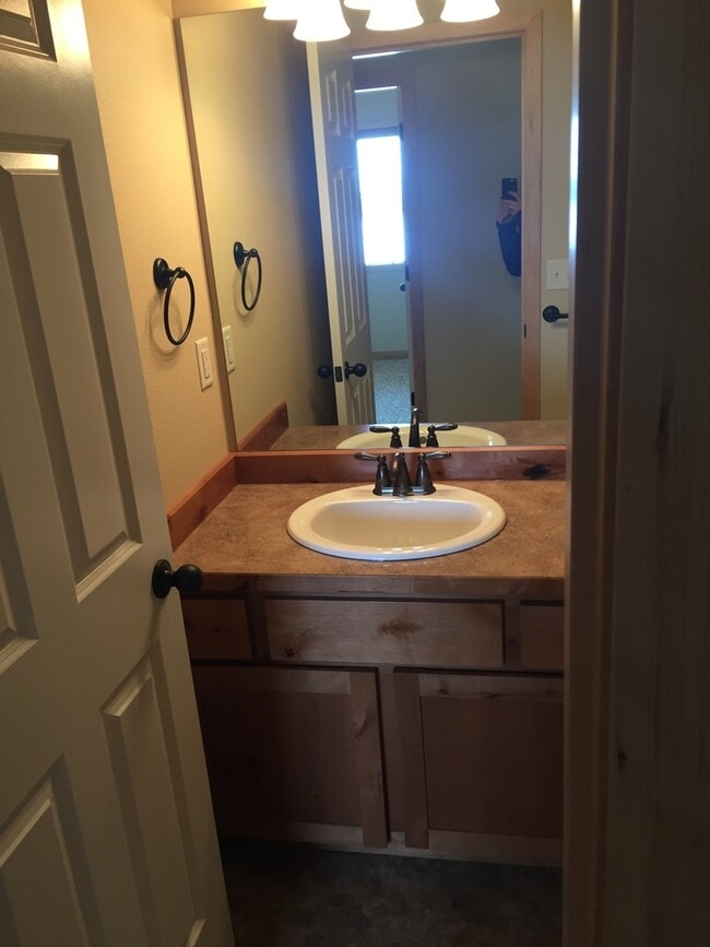 Foto del edificio - 3 Bedroom 2 Bathroom 4-Plex