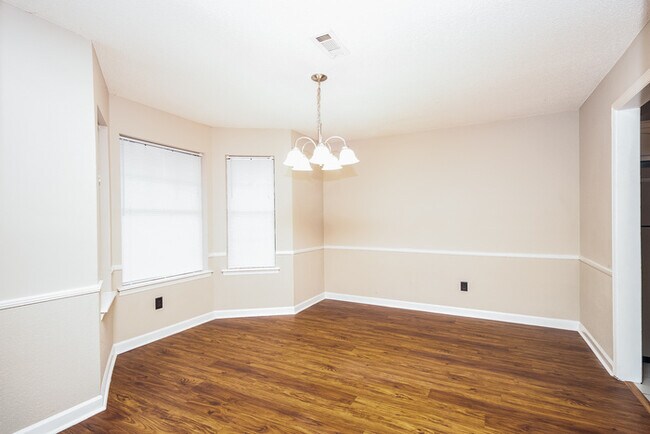 Building Photo - Classically Charming Decatur Home