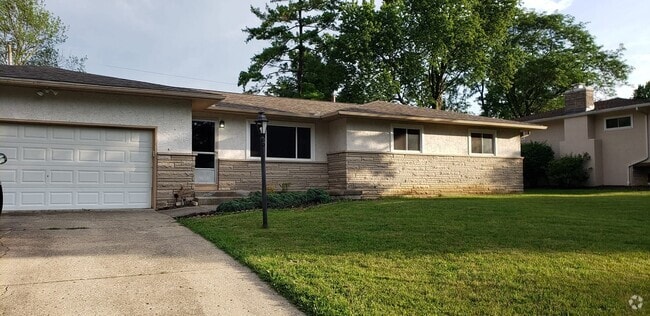 Building Photo - 3483 Wenwood Dr