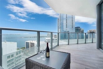 Building Photo - 1300 Brickell Bay Dr