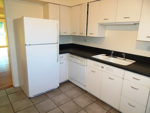 Foto del edificio - 208 Kenston Ct