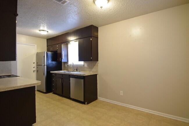 Foto del edificio - 107 Myra Lou Ave