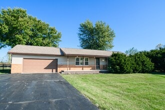 Building Photo - 422 Cottam Ave