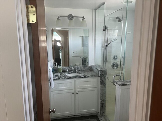 Foto del edificio - 14 William Ave