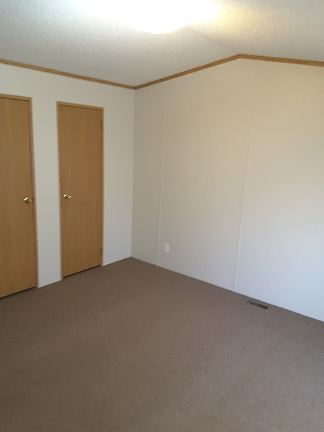 Building Photo - 2 Bedroom 2 Bath Single Wide Mobile Home i...