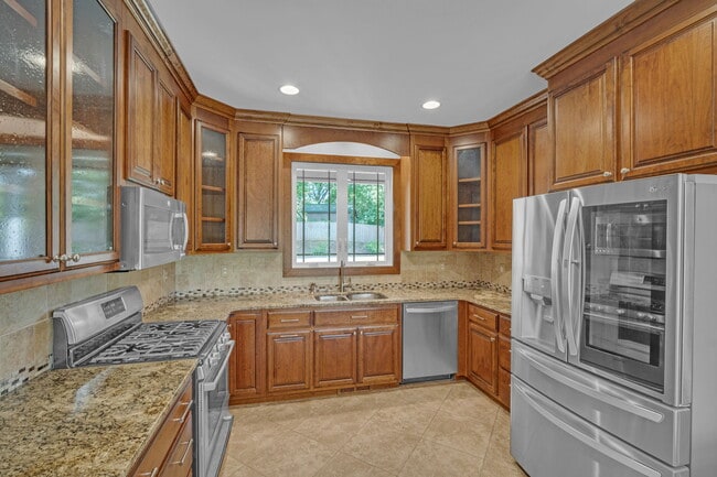 Building Photo - 137 Crawford Lake Dr