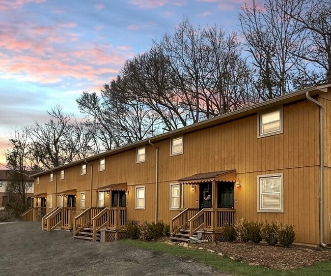 Building Photo - 181 Cedar Creek Dr