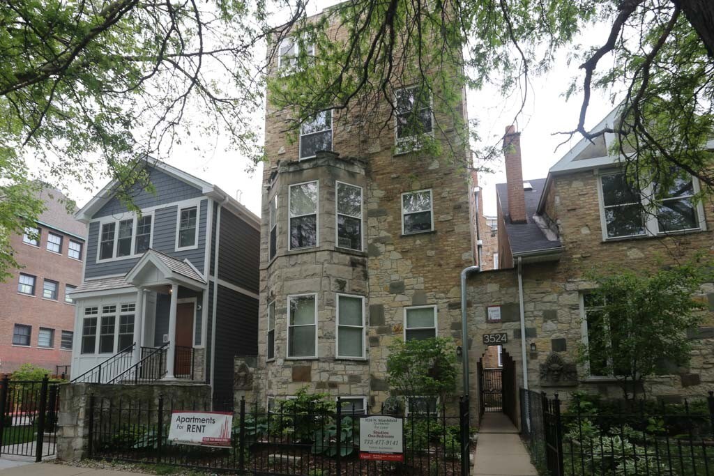 Primary Photo - 3524 N Marshfield Ave