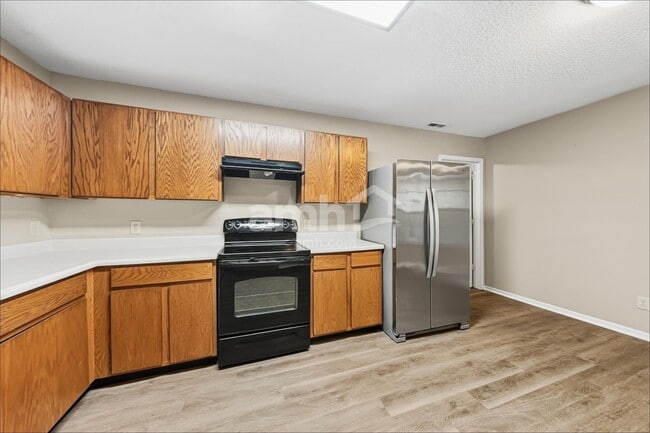 Building Photo - 10777 Emery Dr