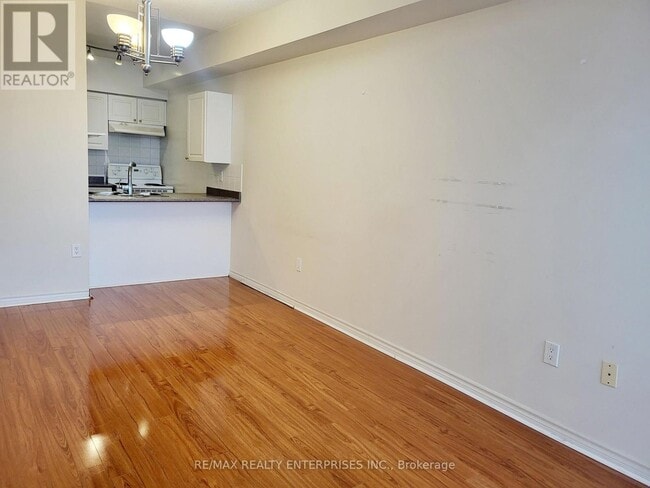 Building Photo - 55 Strathaven Dr