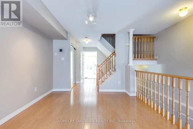 Photo du bâtiment - 1050 Bristol Rd W