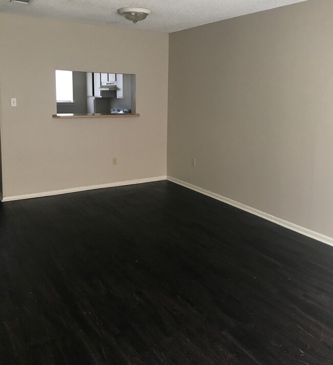 Building Photo - 8911 GSRI Ave