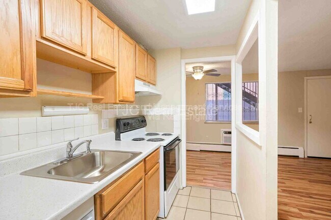 Building Photo - 27 S Sherman St