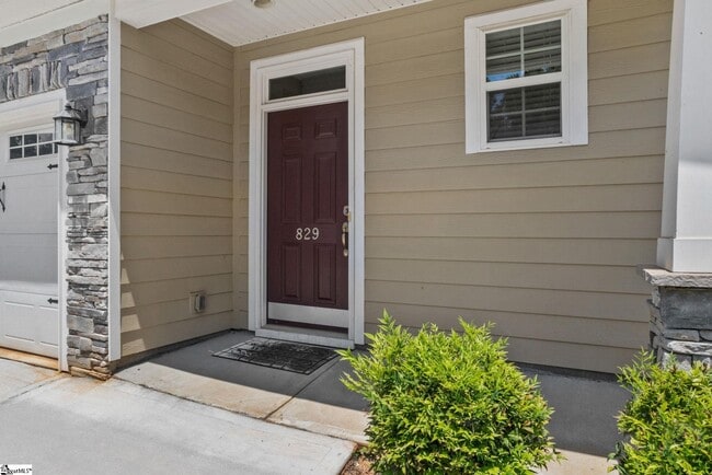 Building Photo - 829 Appleby Dr