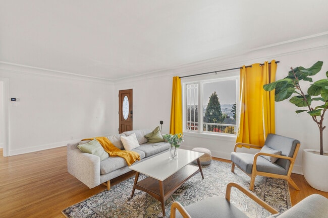 Foto del edificio - 710 Prospect Ave N