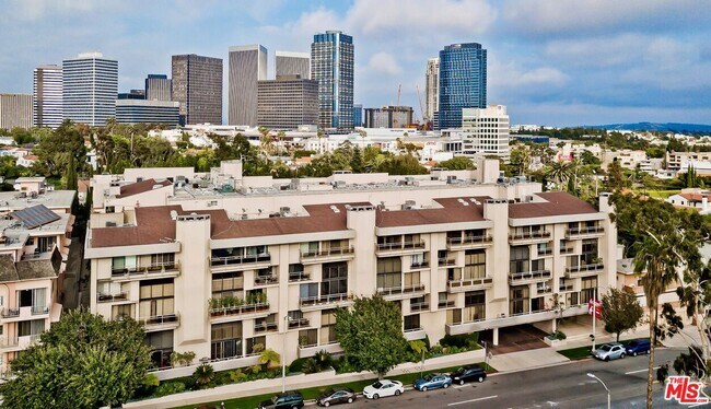 Building Photo - 1520 S Beverly Glen Blvd