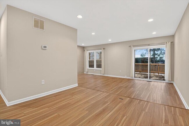 Foto del edificio - 2874 Sutton Oaks Ln