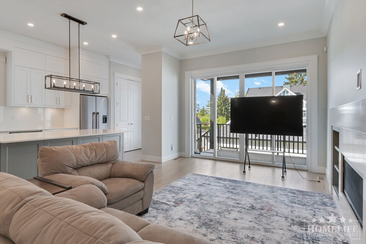 Photo principale - 16707-1625A 25a Ave