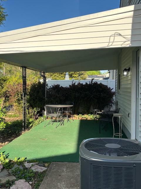 Foto del edificio - 320 Rosslyn Ave