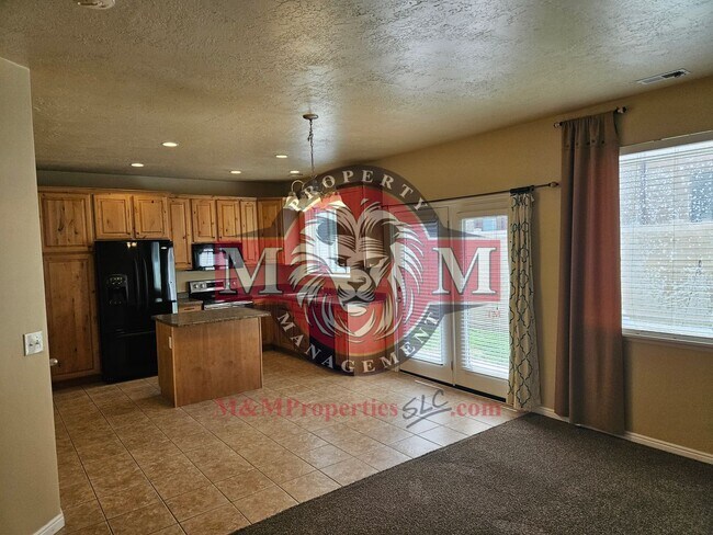 Foto del edificio - 3 Bd 2.5 Bath Condo 2 Car Garage