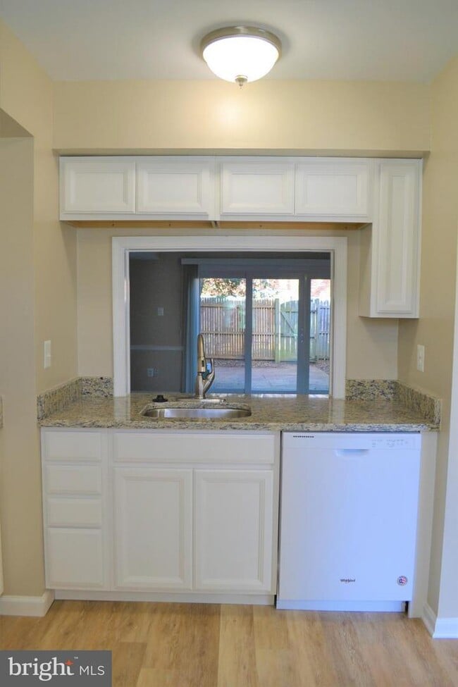 Building Photo - 8540 Milford Ct