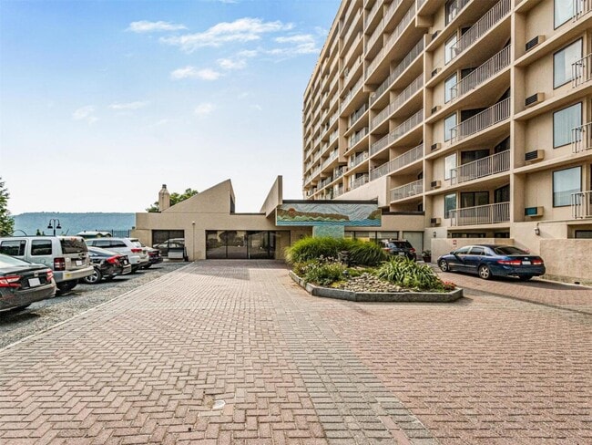Foto del edificio - 1155 Warburton Ave