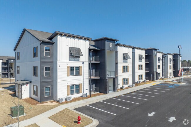 Foto del edificio - Pointe Grand Reservation Way