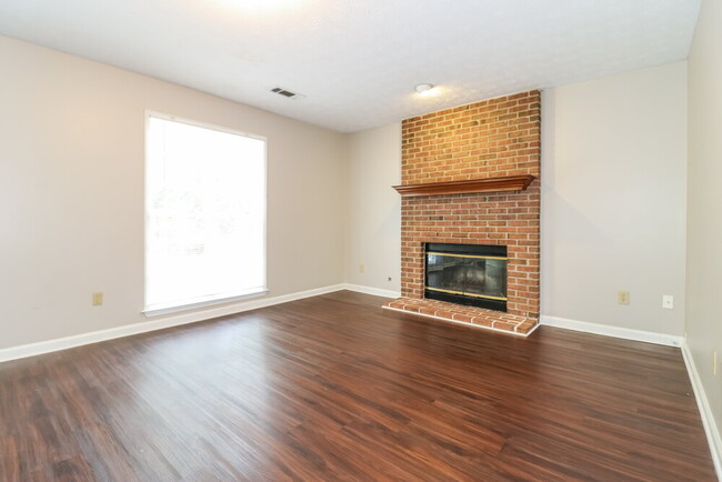 Building Photo - 2885 Summit View Ct