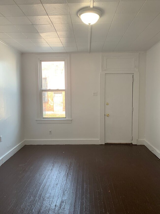 Foto del edificio - York City-4 Bedroom 1 Bath House