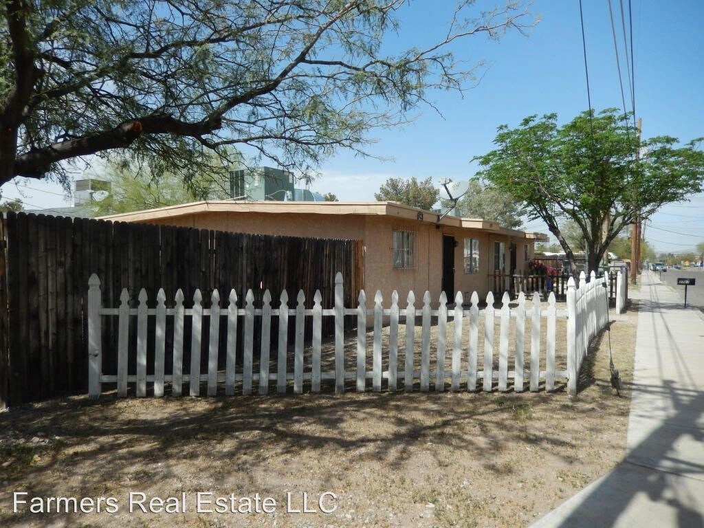 Primary Photo - 2707-2709 N Fontana Ave