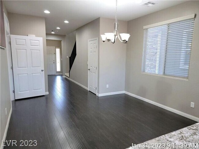 Foto del edificio - COMING SOON - Ready no later than Mid-March