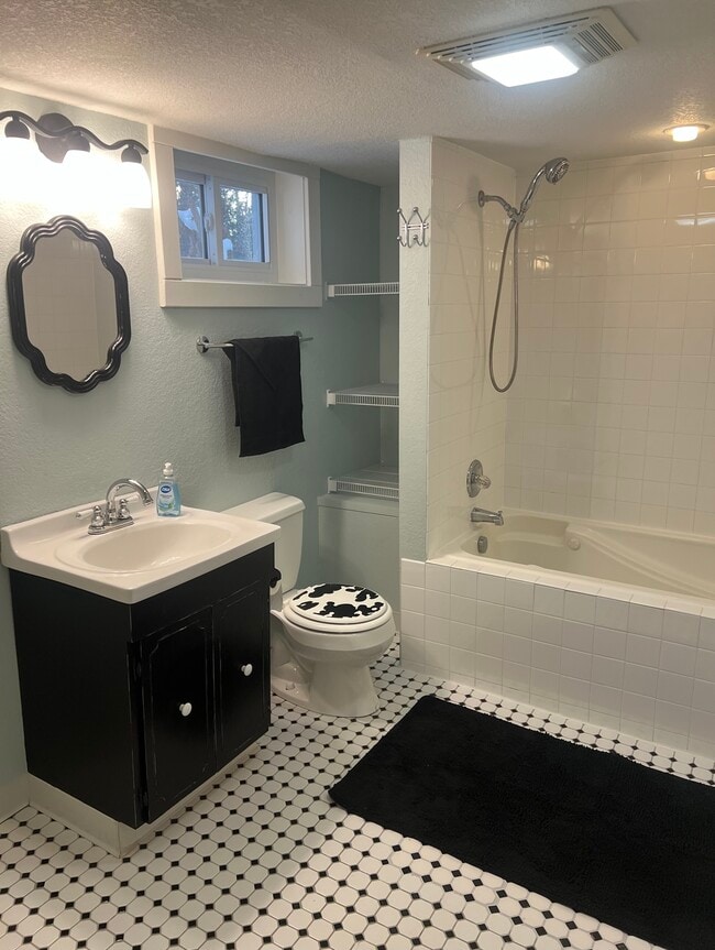 Building Photo - 541 W Wabasha St