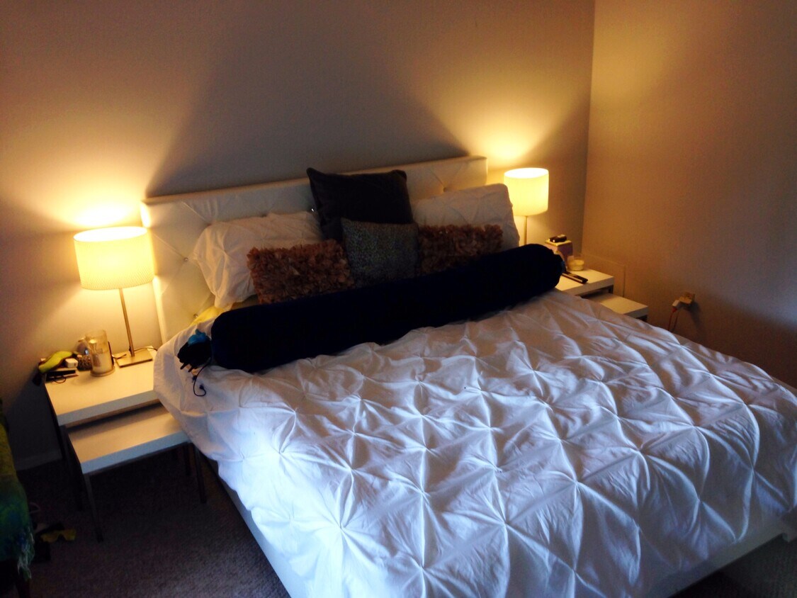 Bedroom - 2135 Ivar Ave