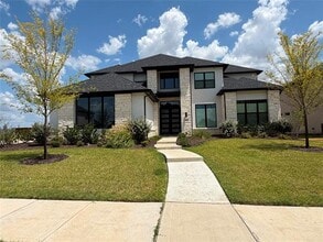Building Photo - 1560 Fairmont Dr