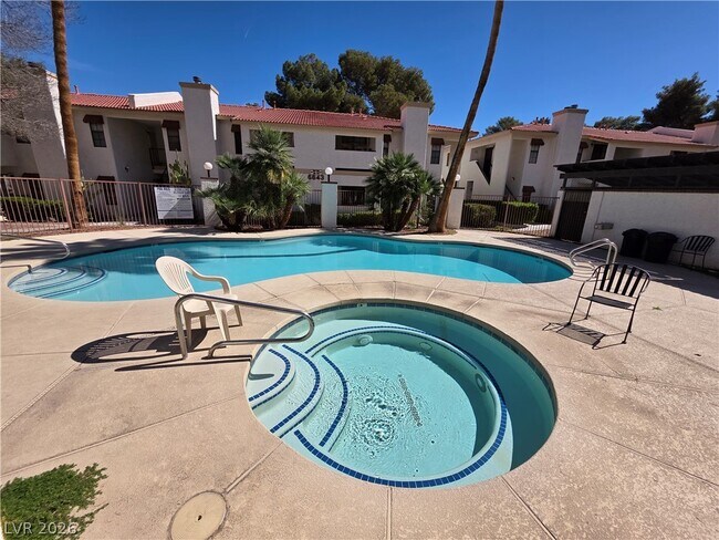 Foto del edificio - 6671 W Tropicana Ave