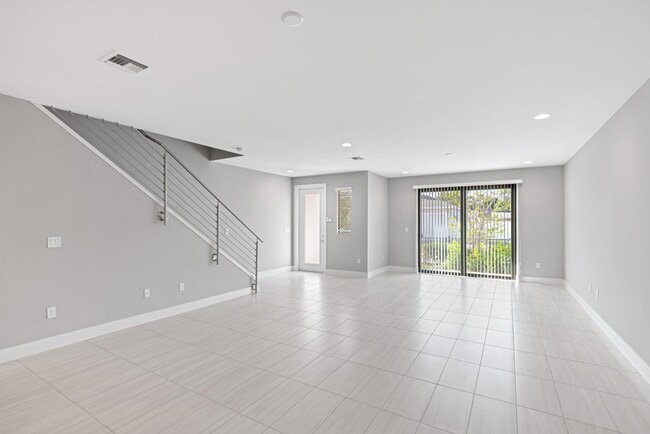 Building Photo - 3748 Lambert Ave