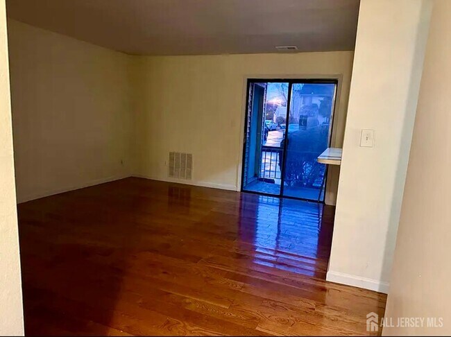 Foto del edificio - 2202 Woodbridge Commons Way