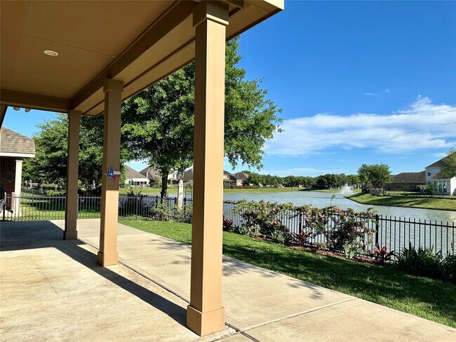 Building Photo - 26203 Serenity Oaks Dr