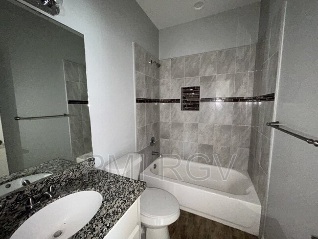 Building Photo - 2100 Jackson St