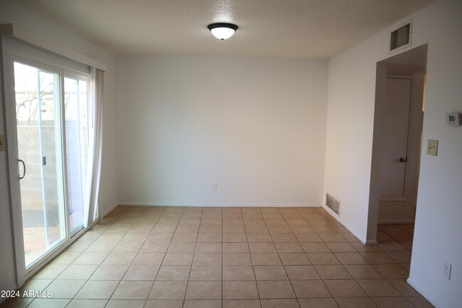 Building Photo - 4241 Plaza Oro Loma