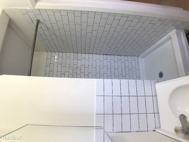 Foto del edificio - 1 br, 1 bath Apartment - 1816 E 18TH AVE N