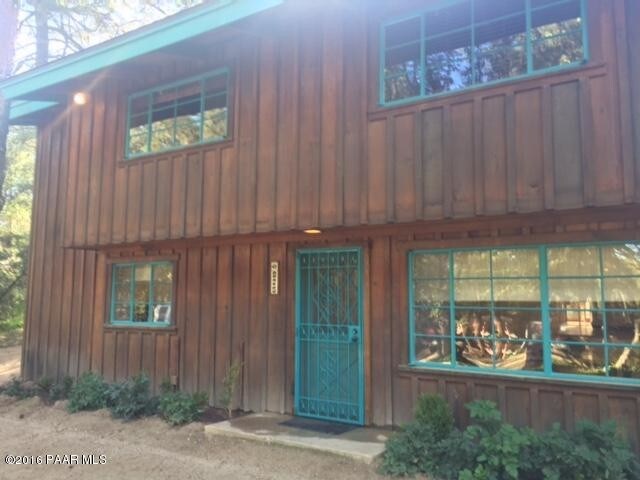 Building Photo - 925 Blue Jay Dr